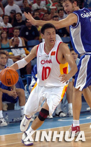 男篮--中国男篮以52比89不敌负于意大利队[组
