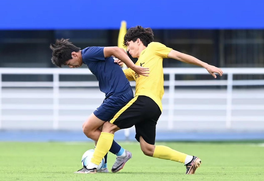 中国青少年足球联赛杭州激战 比赛条件球迷氛围堪比中超
